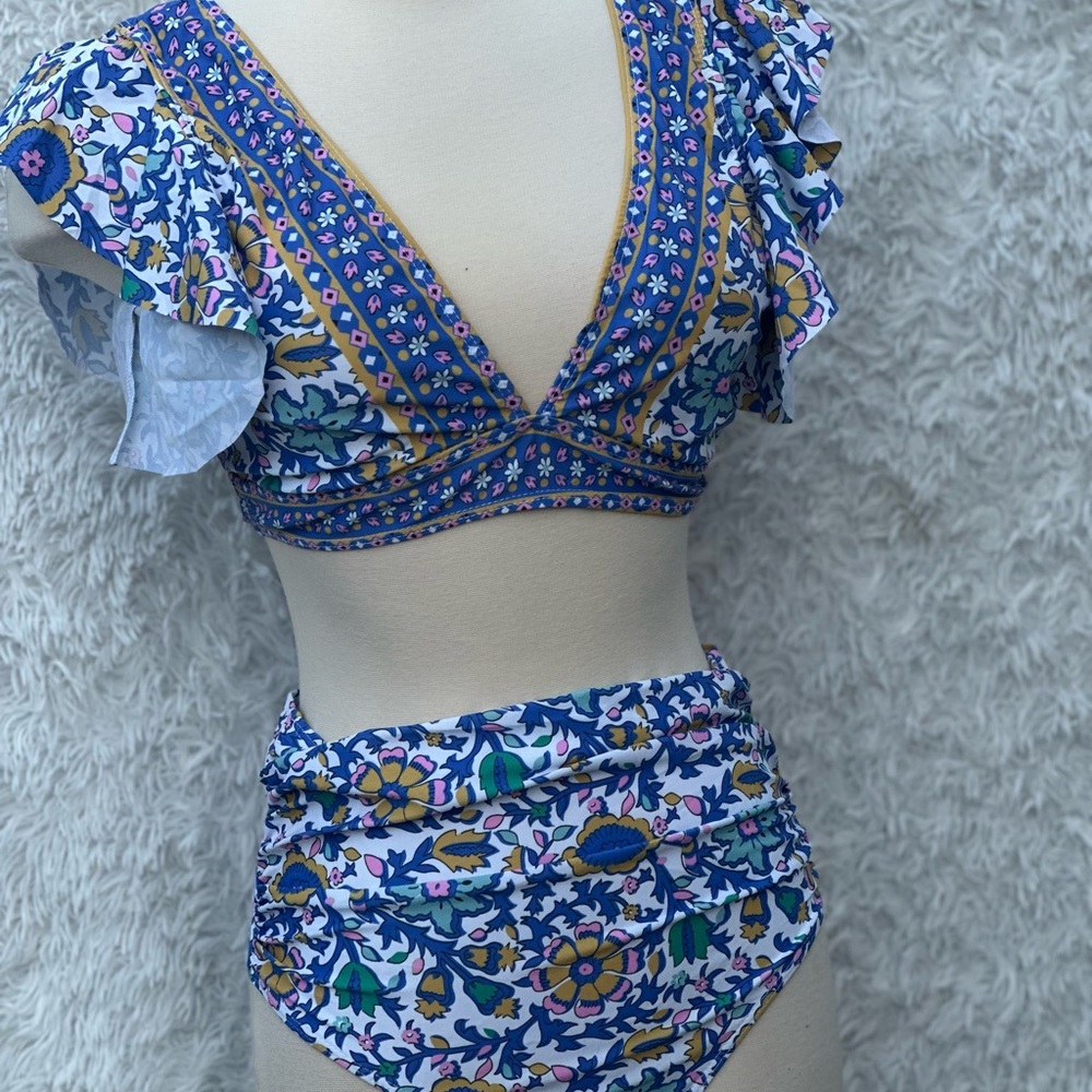 Soucrat Floral Ruffle Bikini Set size medium